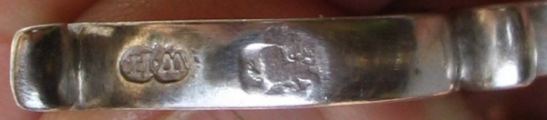 tea tongs silversmith William Harrison I, about 1758 hallmarks