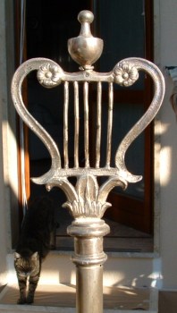 Italian silver oil lamp lyre finial: the cat on the left is Susy