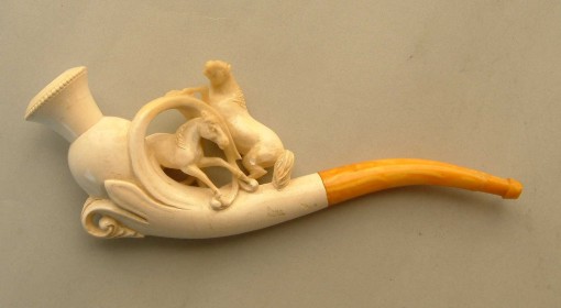 Austrian
sea-foam
(meerschaum)
pipe with horses