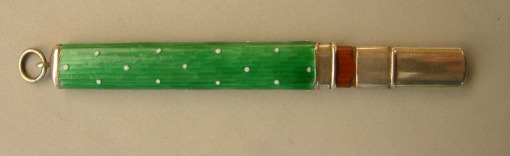 pencil holder
with green
guilloche enamel