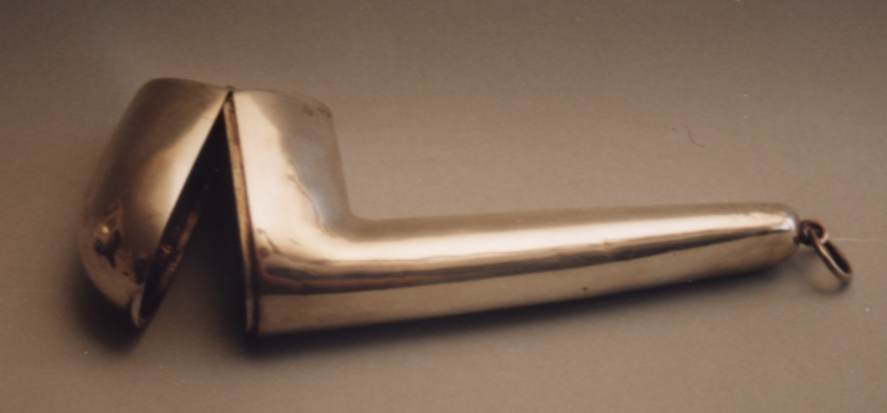 Austrian
antique silver
pipe holder
