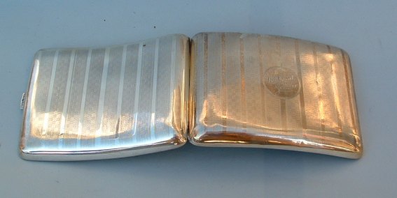 English silver
cigarette case